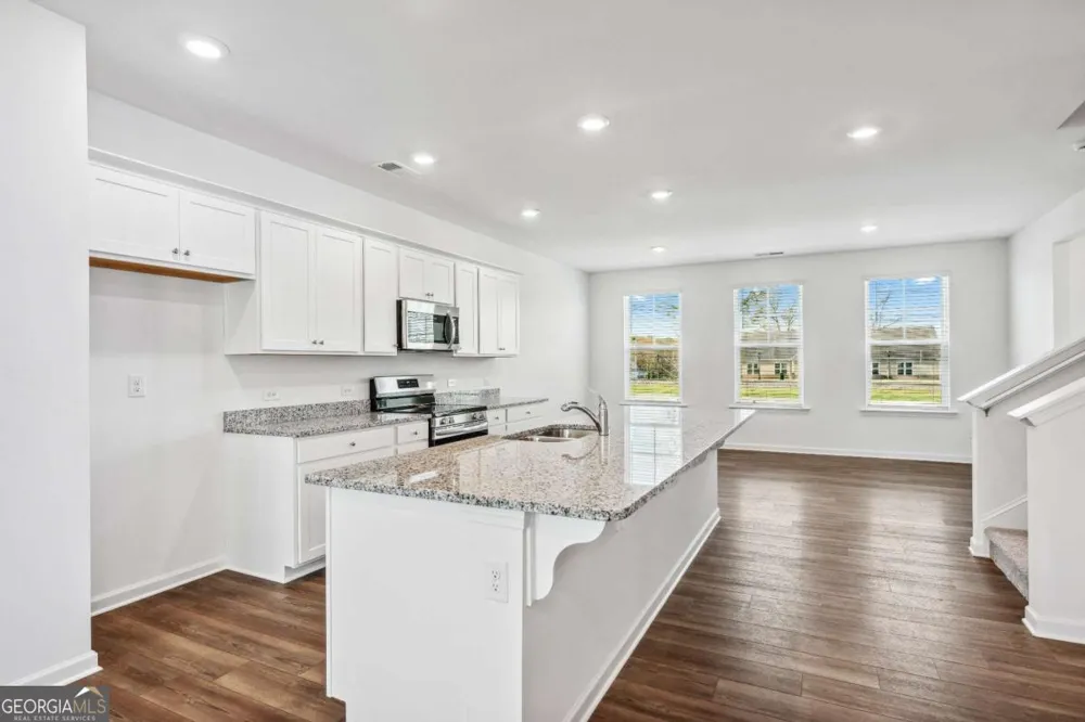 33 Constitution AVE Pendergrass, GA 30567