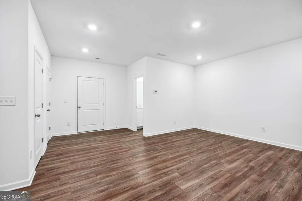 33 Constitution AVE Pendergrass, GA 30567