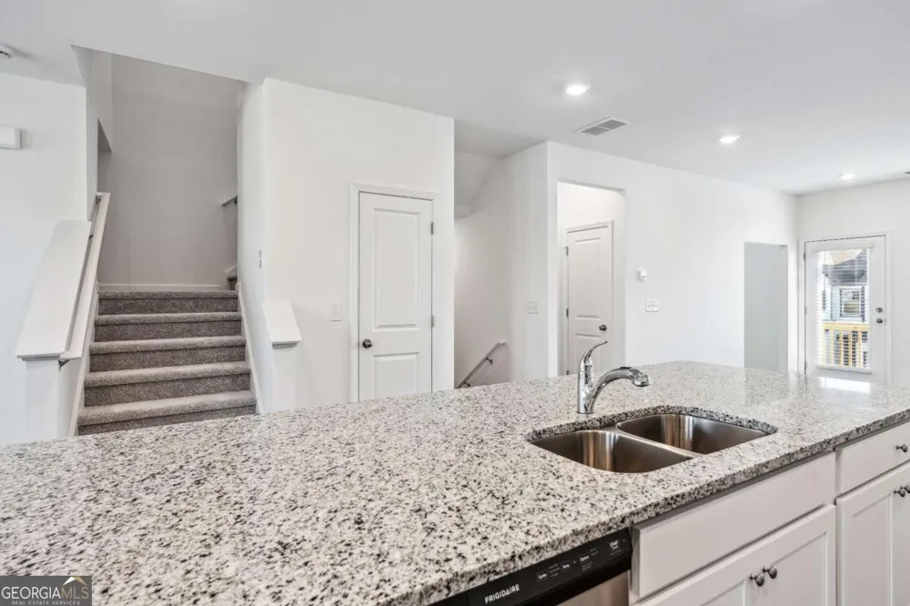 33 Constitution AVE Pendergrass, GA 30567