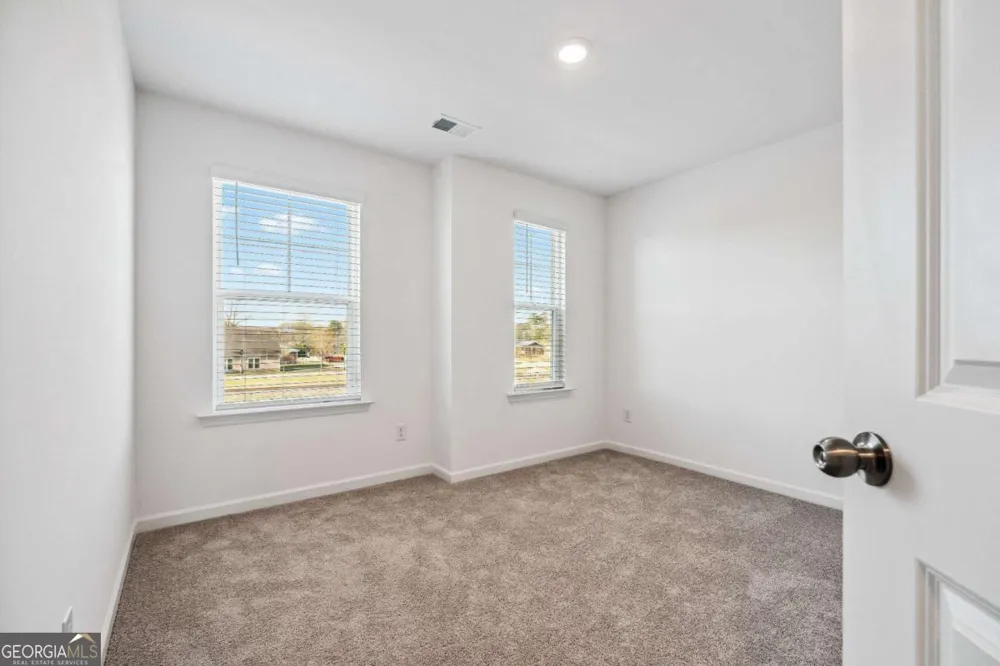 33 Constitution AVE Pendergrass, GA 30567