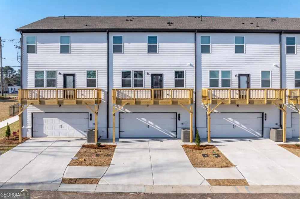 33 Constitution AVE Pendergrass, GA 30567