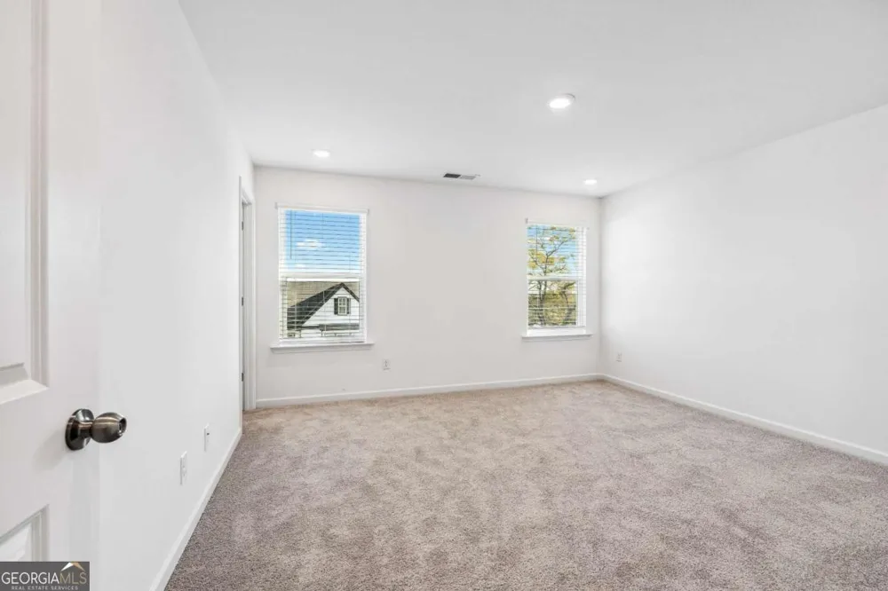 33 Constitution AVE Pendergrass, GA 30567