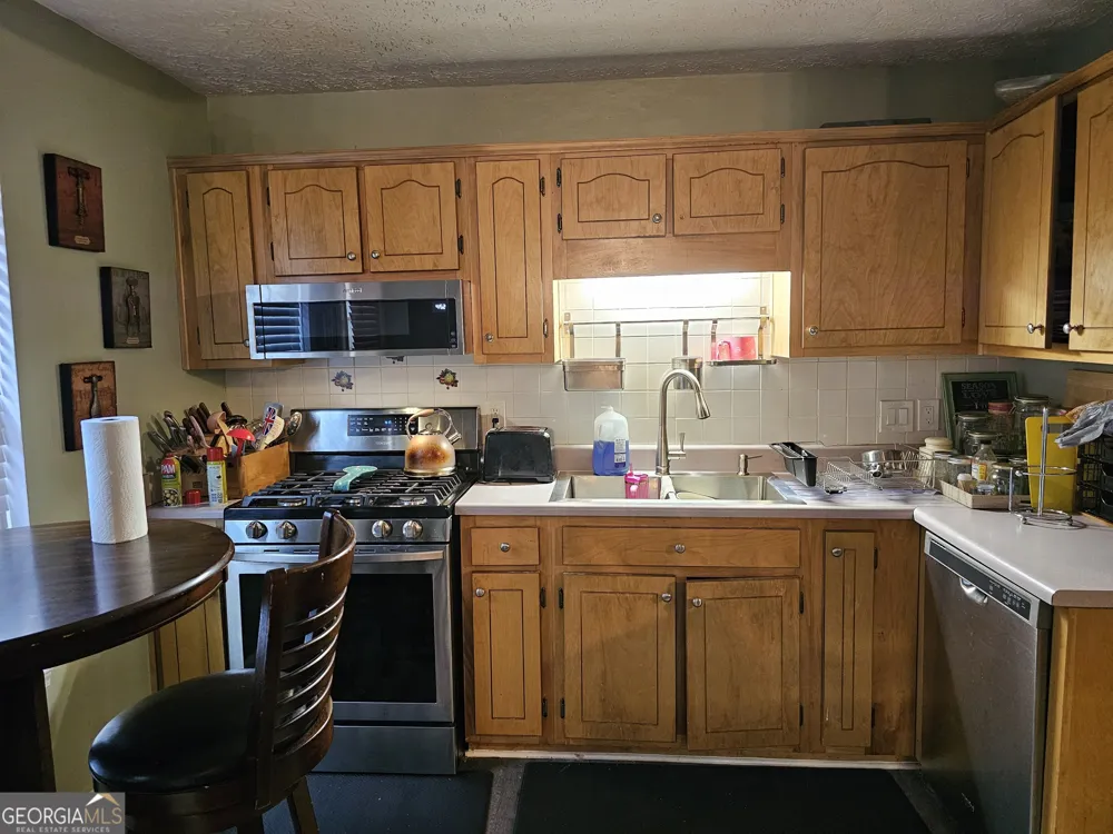 3536 Stonefield CT Rex, GA 30273