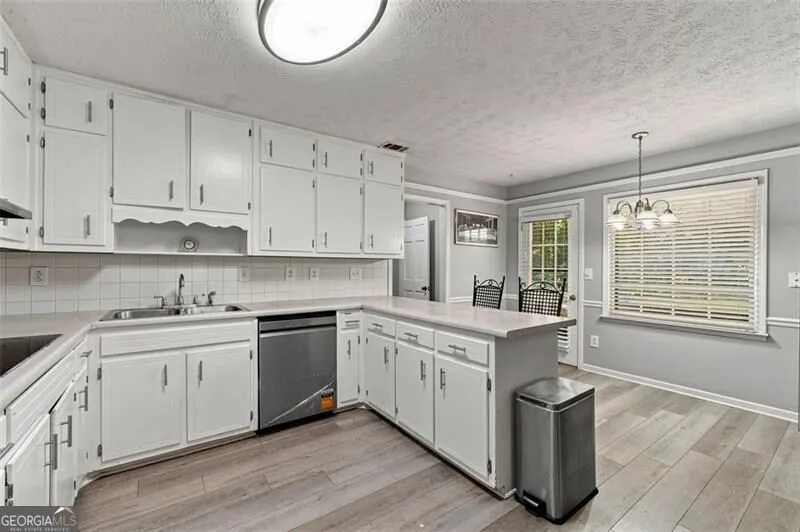 5497 Georgetown TRCE SW Lilburn, GA 30047
