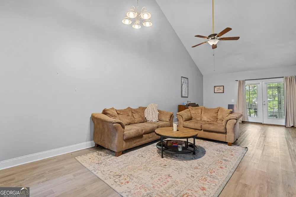 157/159 Drew CIR Brunswick, GA 31525
