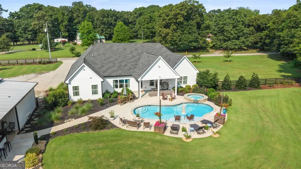 2890 Fears RD Madison, GA 30650