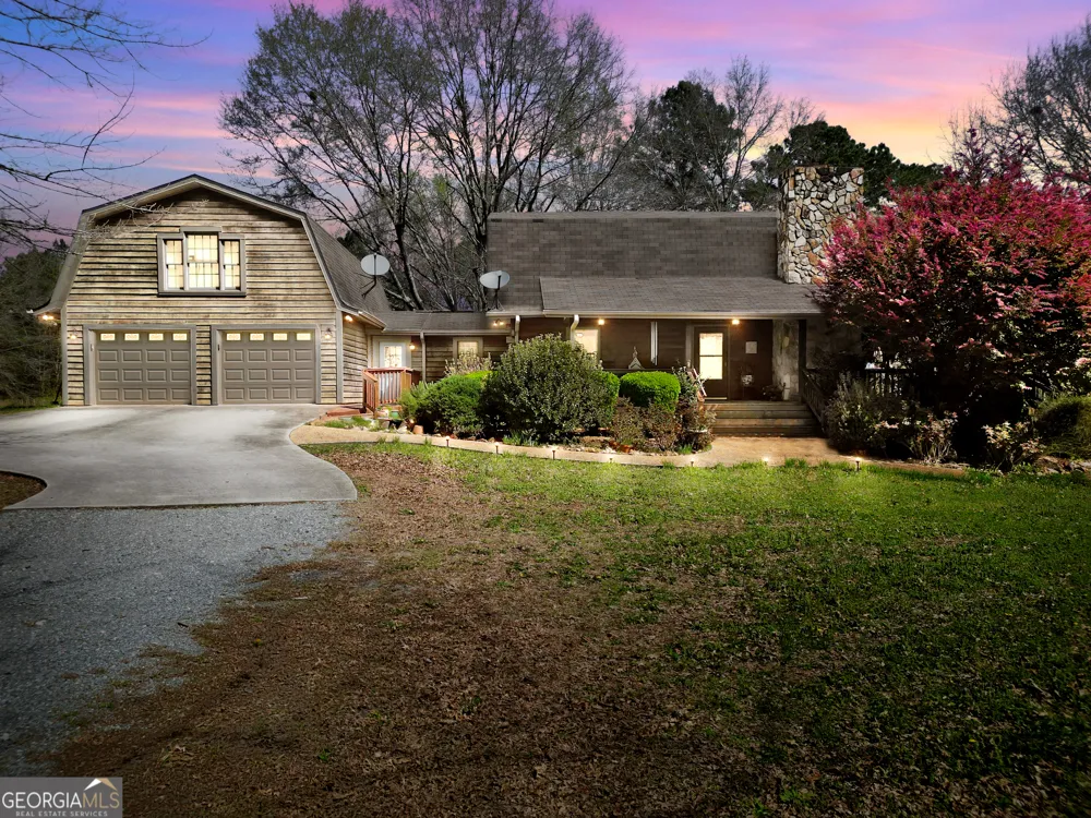 330 Country Kitchen RD Barnesville, GA 30204