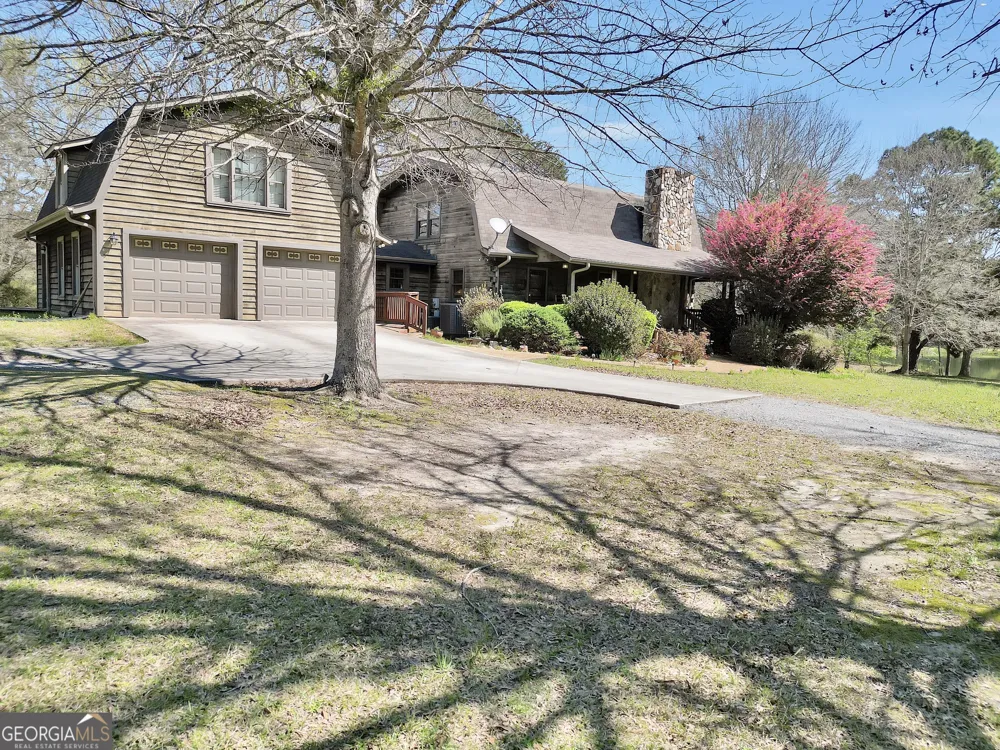 330 Country Kitchen RD Barnesville, GA 30204