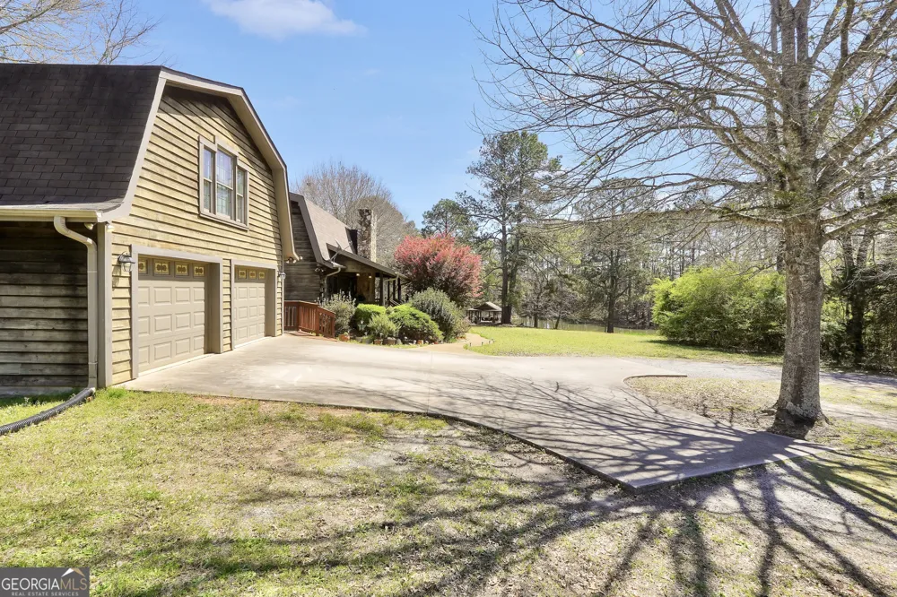 330 Country Kitchen RD Barnesville, GA 30204