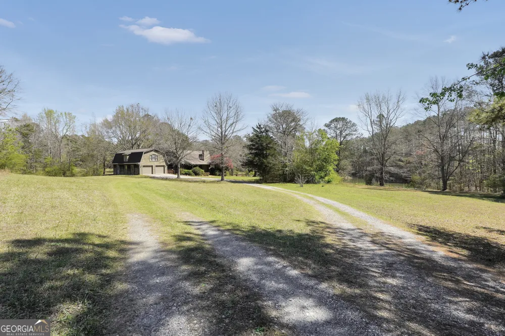 330 Country Kitchen RD Barnesville, GA 30204