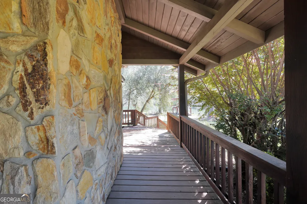 330 Country Kitchen RD Barnesville, GA 30204