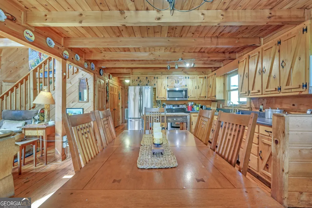 330 Country Kitchen RD Barnesville, GA 30204