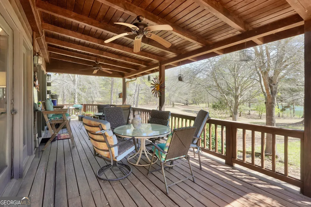 330 Country Kitchen RD Barnesville, GA 30204