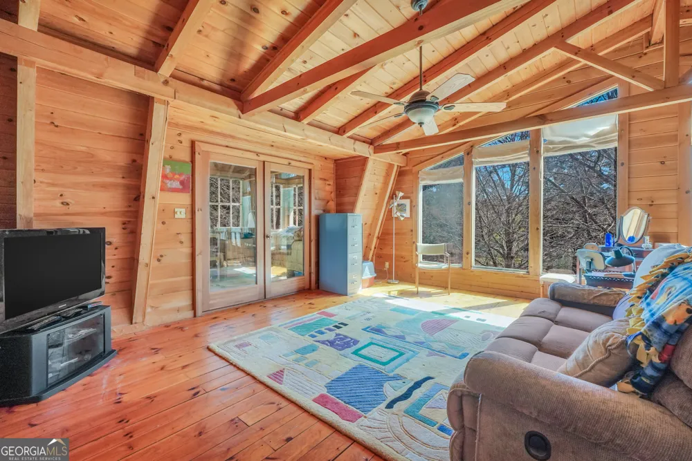330 Country Kitchen RD Barnesville, GA 30204