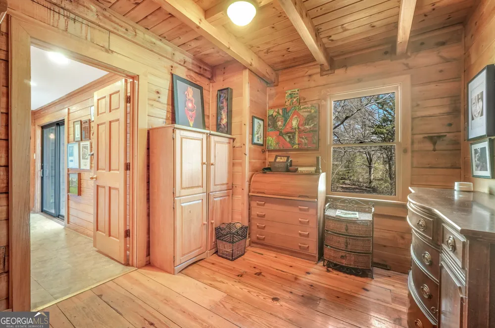 330 Country Kitchen RD Barnesville, GA 30204