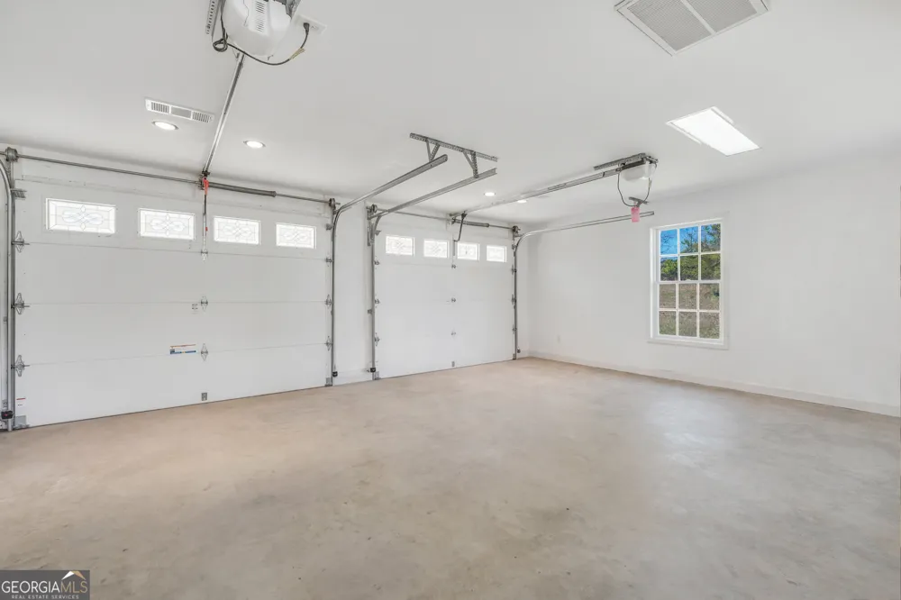 330 Country Kitchen RD Barnesville, GA 30204