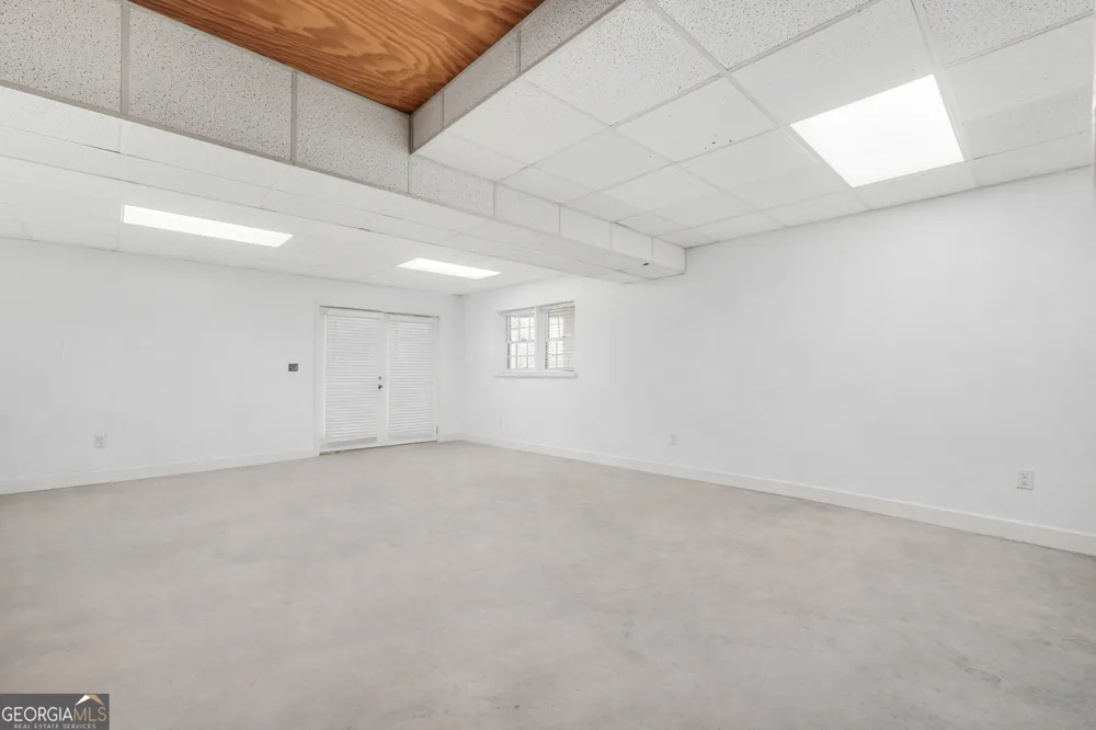 330 Country Kitchen RD Barnesville, GA 30204