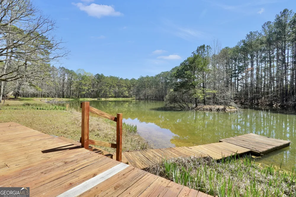 330 Country Kitchen RD Barnesville, GA 30204