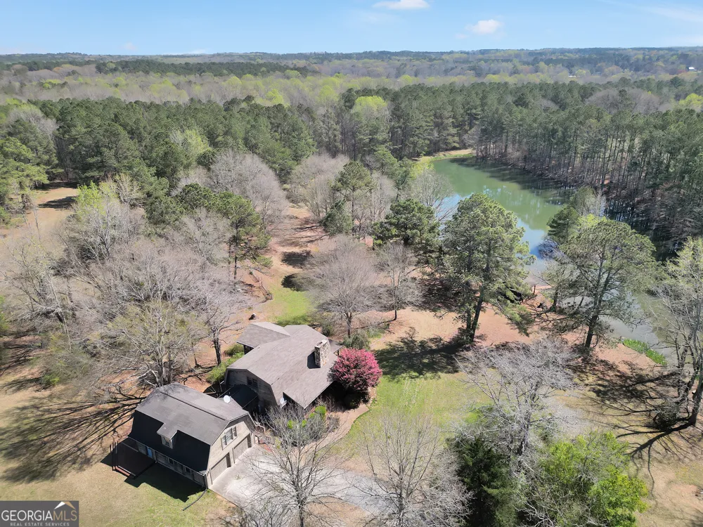 330 Country Kitchen RD Barnesville, GA 30204