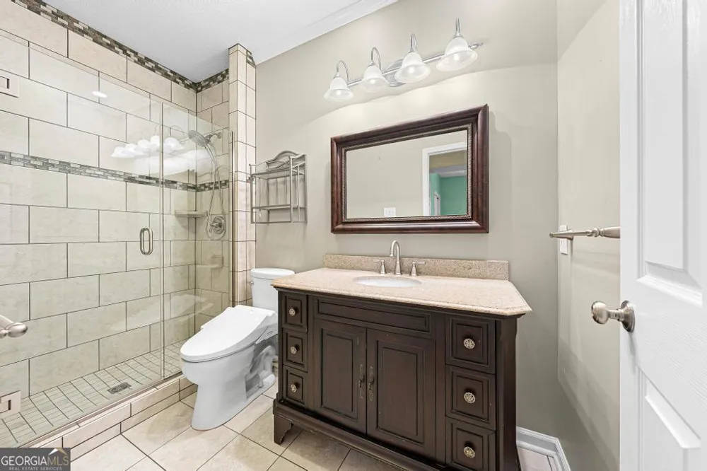 166 Knox CIR Lavonia, GA 30553