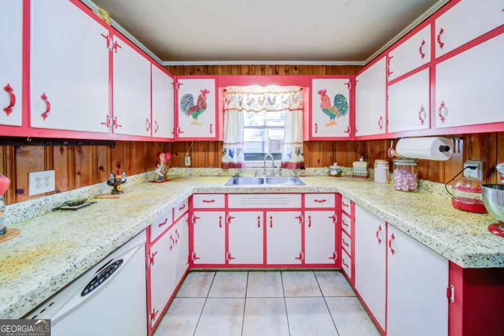 153 Dawson Forest RD Dawsonville, GA 30534