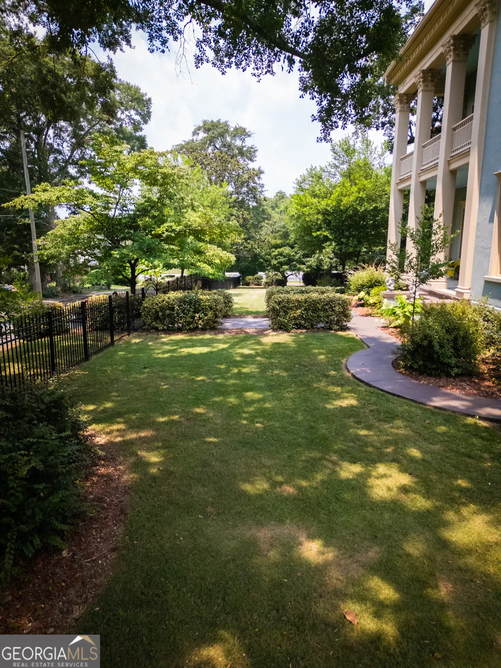 26 Magnolia ST Grantville, GA 30220