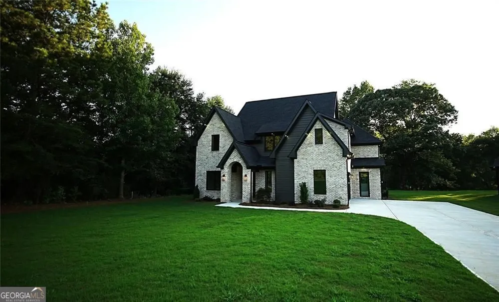 6220 Blackjack RD Flowery Branch, GA 30542