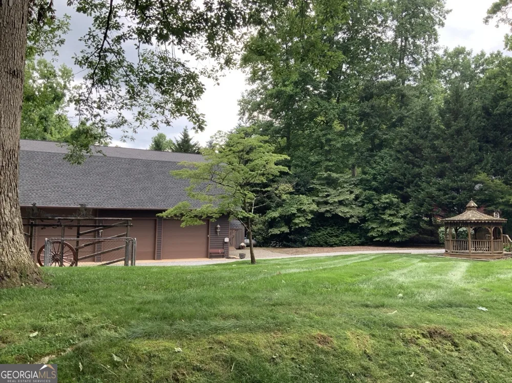 2734 Hidden Valley RD Hiawassee, GA 30546