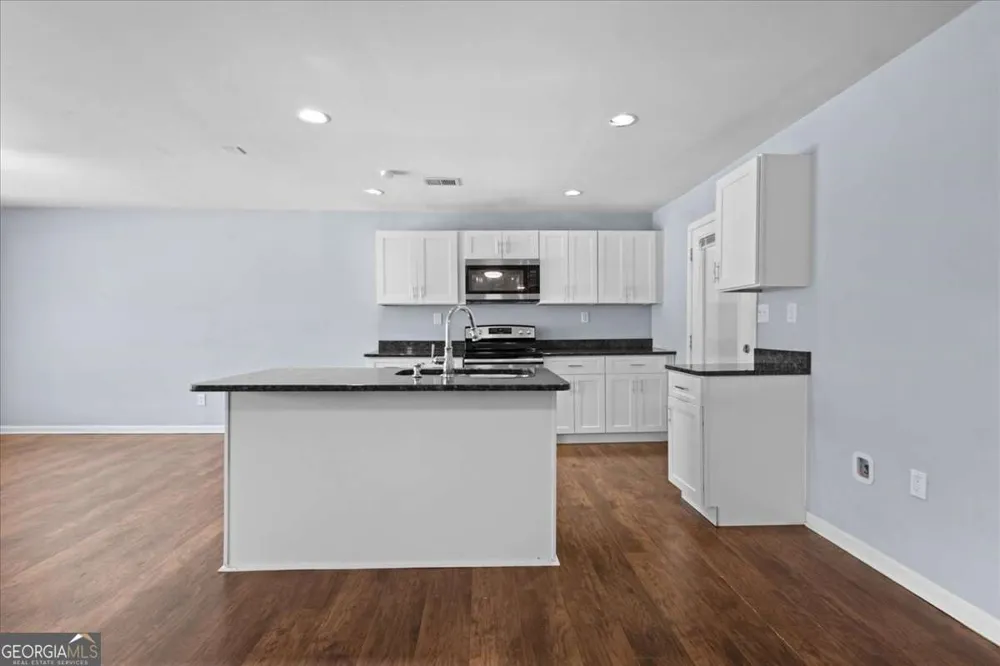 255 Hummingbird WAY Riverdale, GA 30274