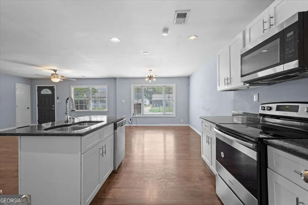 255 Hummingbird WAY Riverdale, GA 30274