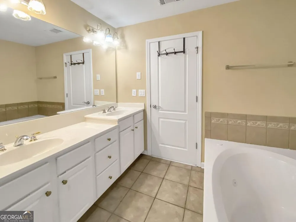 2511 Gadsen WALK Duluth, GA 30097