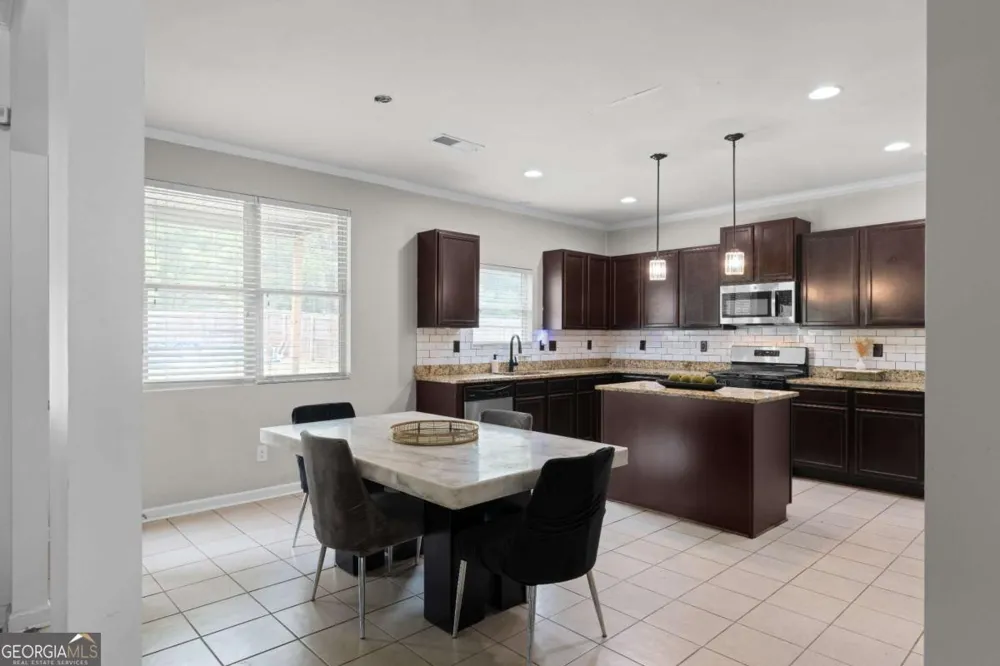 210 Silver Willow WALK Covington, GA 30016
