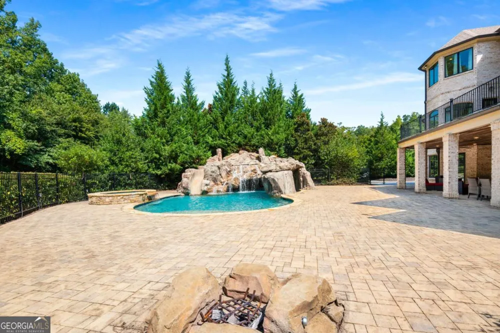 2340 Thisel Down DR Statham, GA 30666