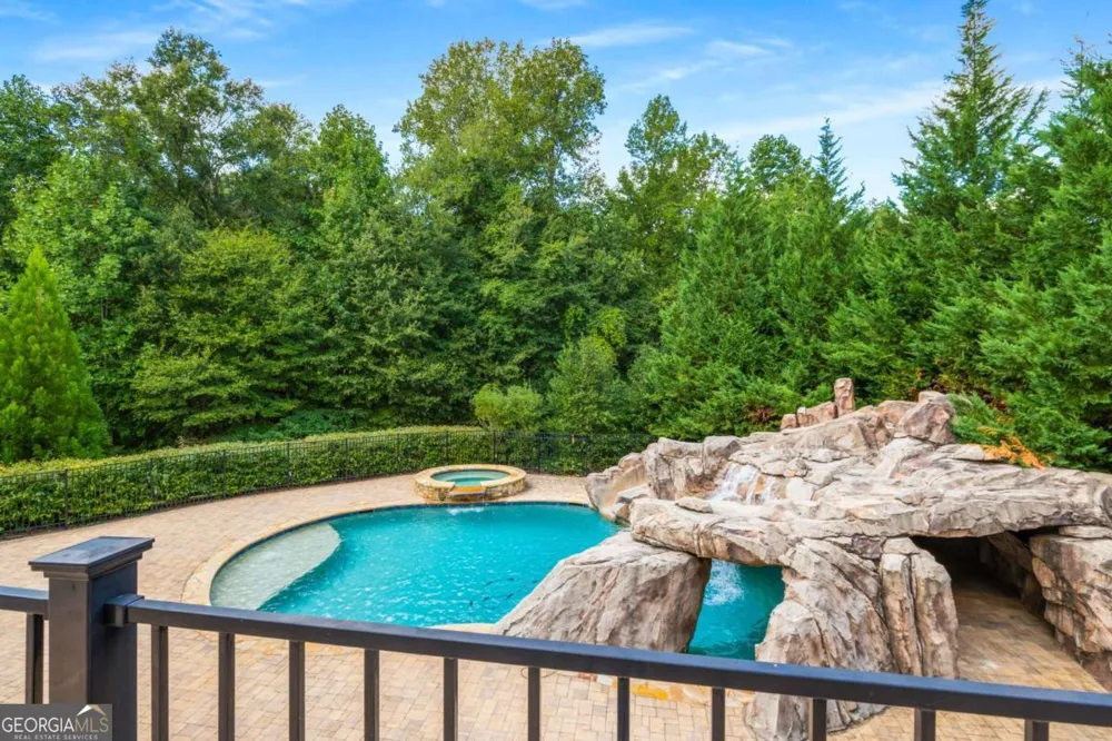 2340 Thisel Down DR Statham, GA 30666