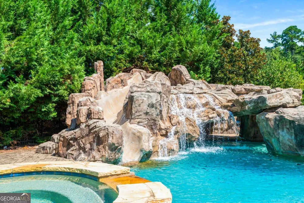2340 Thisel Down DR Statham, GA 30666