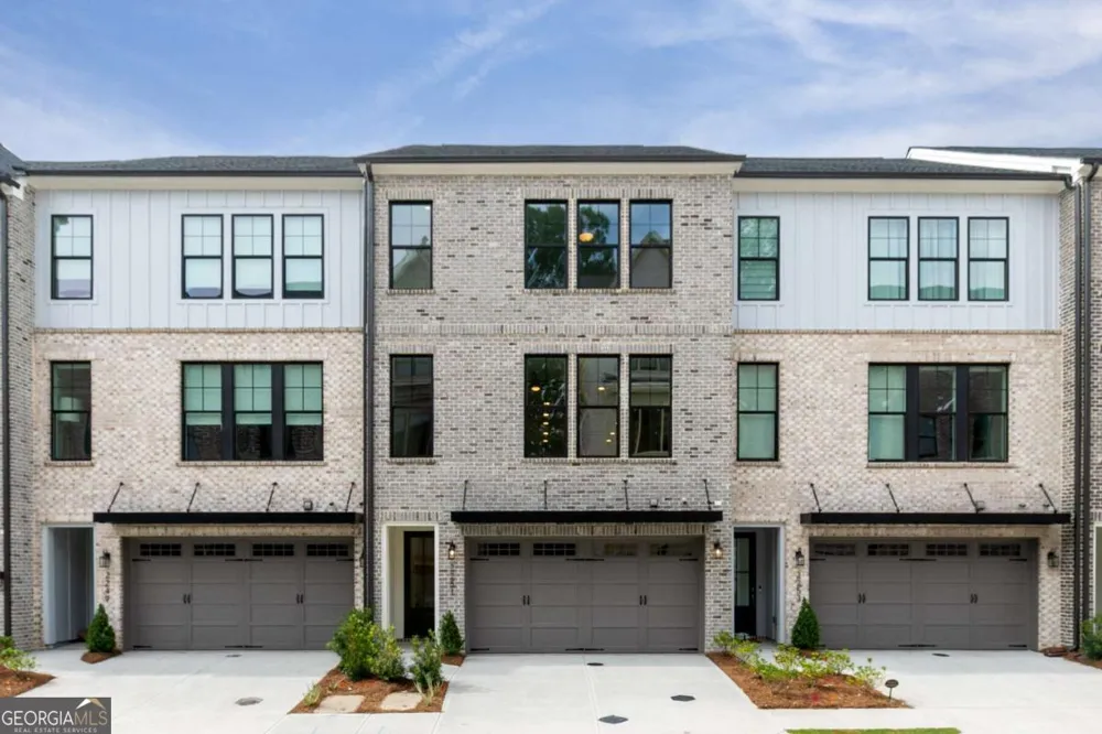 1136 Panorama DR Brookhaven, GA 30319