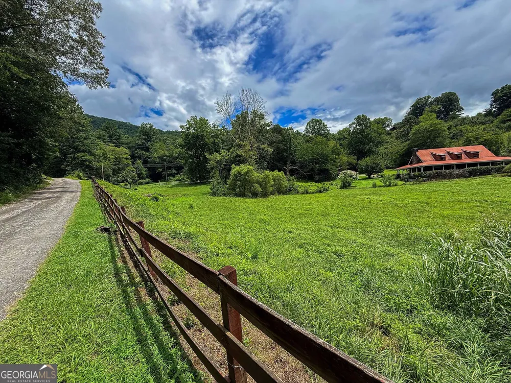 122 Crawford Cove RD Sylva, NC 28725