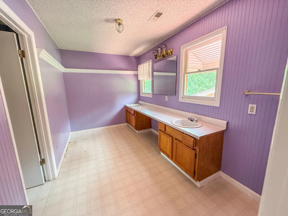 122 Crawford Cove RD Sylva, NC 28725