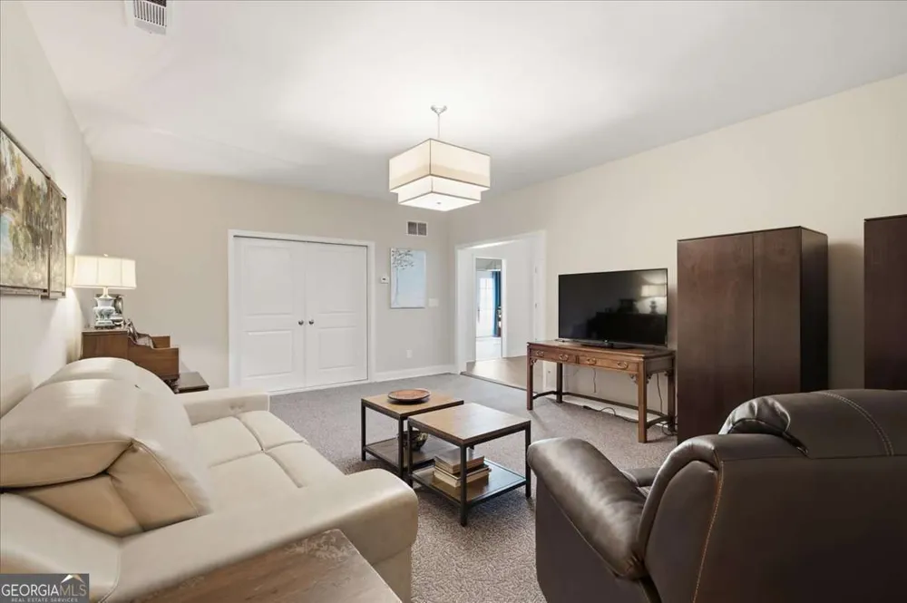 1067 Merrivale Chase Roswell, GA 30075