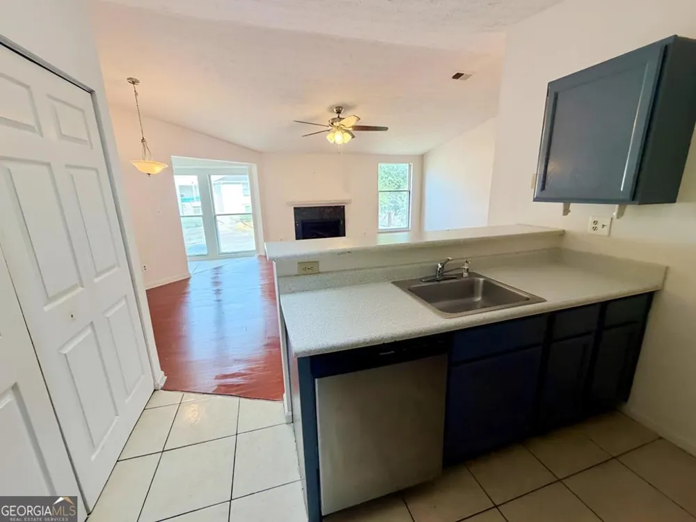 4265 Parkview CT Stone Mountain, GA 30083