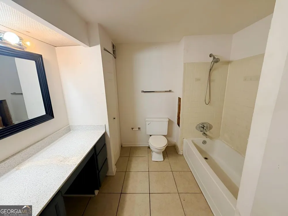 4265 Parkview CT Stone Mountain, GA 30083