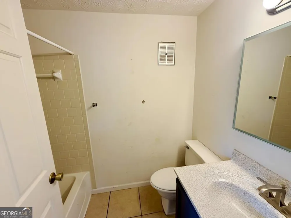 4265 Parkview CT Stone Mountain, GA 30083