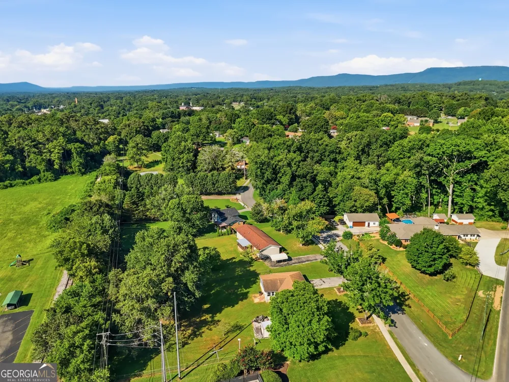 105 Hamel DR Chickamauga, GA 30707