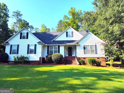 302 W Lakeview DR NE
