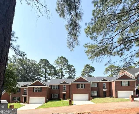 120 Hampton WAY