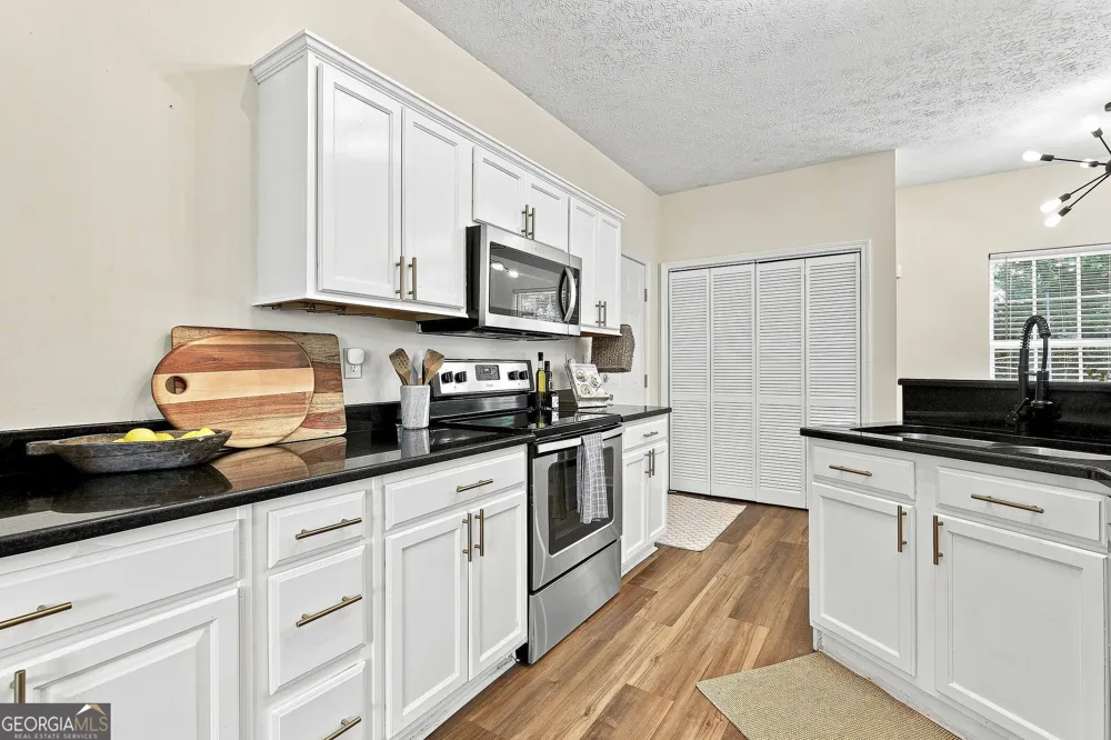 42 Bill Estes RD Senoia, GA 30276