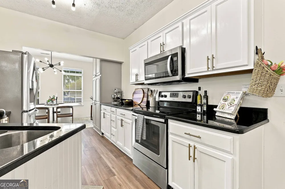 42 Bill Estes RD Senoia, GA 30276