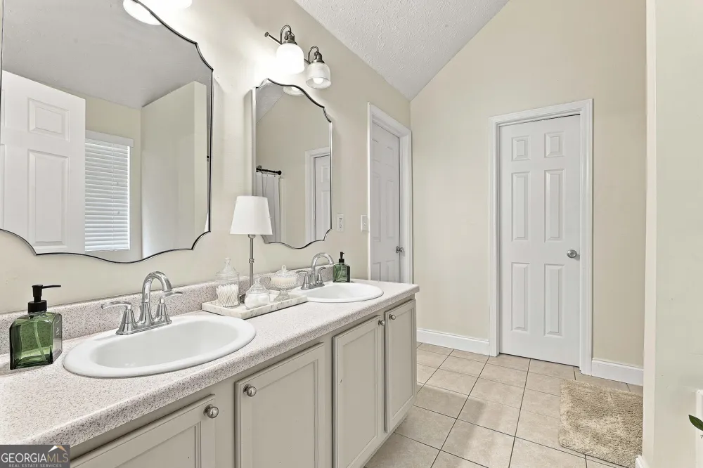 42 Bill Estes RD Senoia, GA 30276