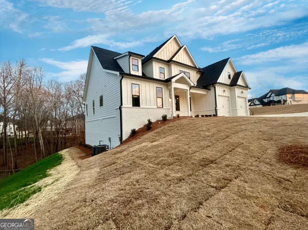 1695 Darby RD Waleska, GA 30183