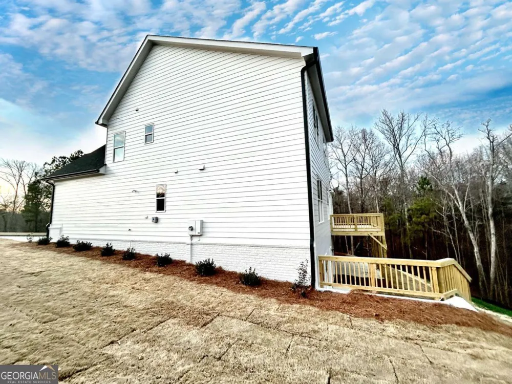 1695 Darby RD Waleska, GA 30183